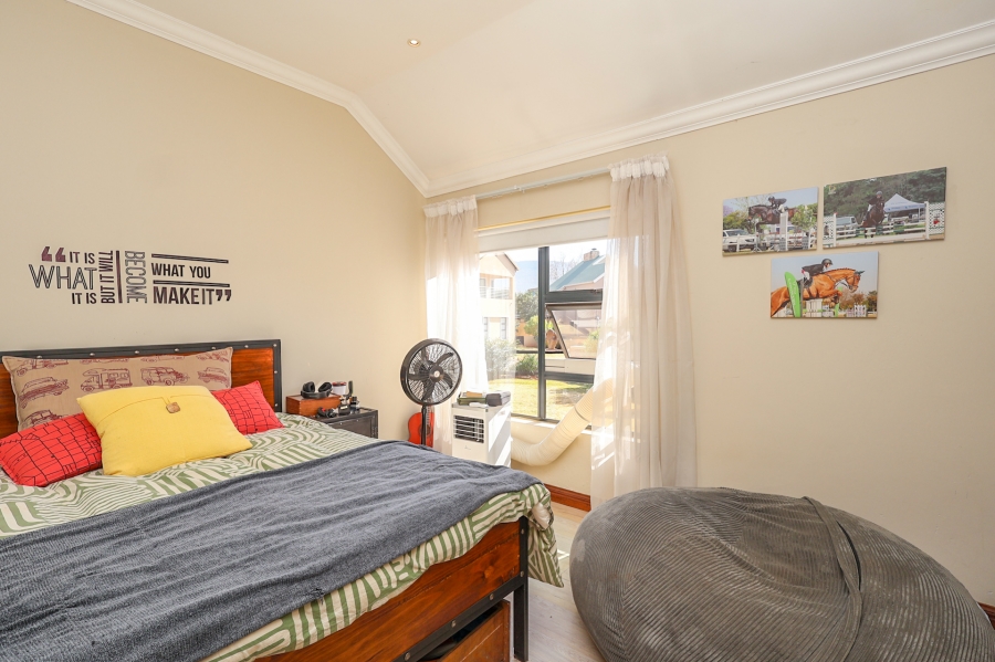 To Let 4 Bedroom Property for Rent in The Coves North West